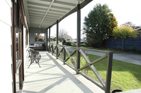 Photo of property in 135 Great North Road, Winton, 9720