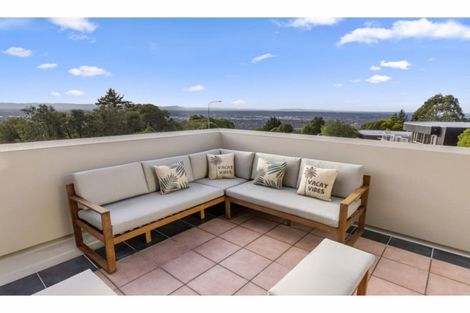 Photo of property in 30 Takahe Drive, Cashmere, Christchurch, 8022