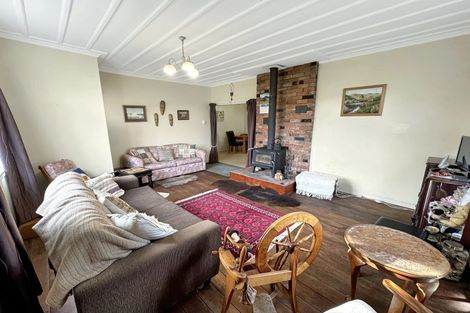 Photo of property in 2096 Rangiwahia Road, Rangiwahia, Kimbolton, 4774