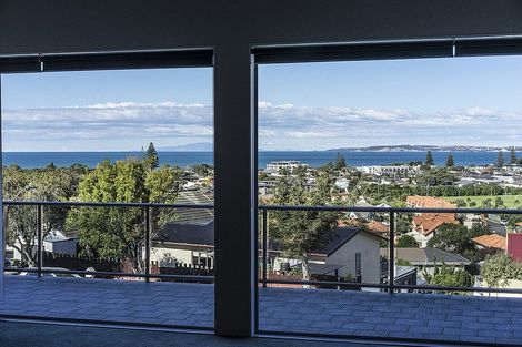 Photo of property in 3 Orewa Heights Crescent, Orewa, 0931