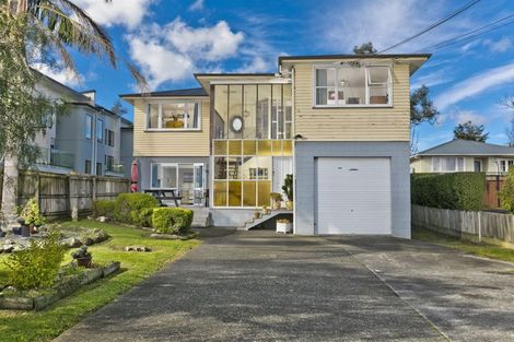 Photo of property in 11 Preston Avenue, Henderson, Auckland, 0610