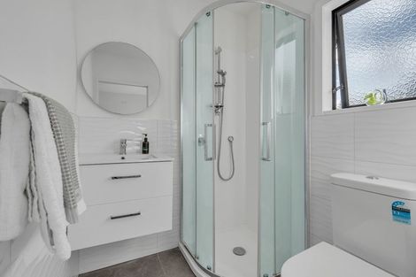 Photo of property in 1/109 Target Road, Totara Vale, Auckland, 0629