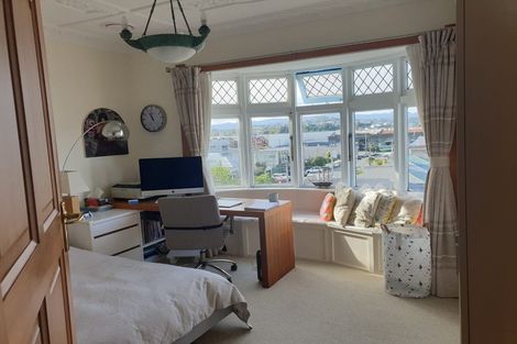 Photo of property in 18 Queens Drive, Kilbirnie, Wellington, 6022