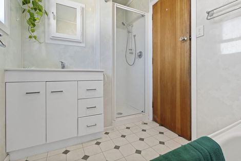 Photo of property in 15 Clifton Drive, Waitara, 4320