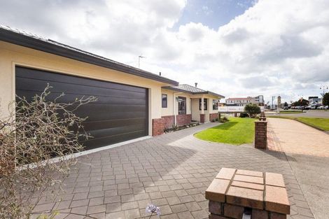 Photo of property in 34 Kimbolton Road, Feilding, 4702