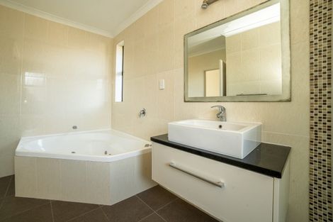 Photo of property in 7 Tulip Drive, Cambridge, 3434