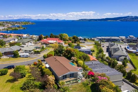 Photo of property in 14 Hinerau Grove, Waipahihi, Taupo, 3330