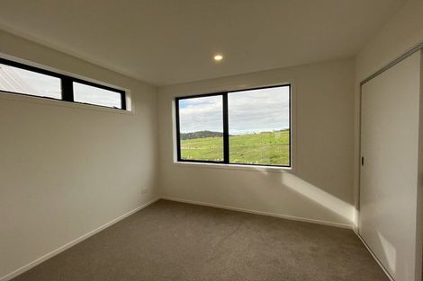 Photo of property in 8/23 Makomako Drive, Orewa, 0931