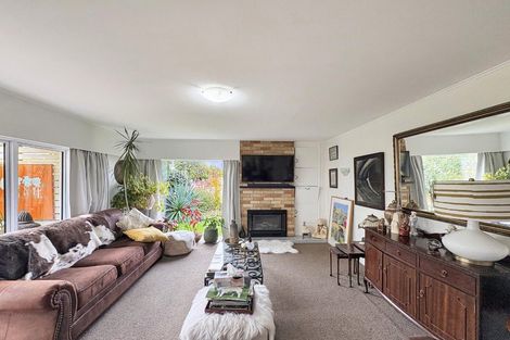 Photo of property in 2 Saint Leonard Street, Saint Johns Hill, Whanganui, 4501