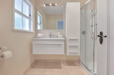 Photo of property in 2/8 Pierce Road, Milford, Auckland, 0620