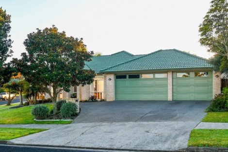 Photo of property in 40 Moyrus Crescent, East Tamaki Heights, Auckland, 2016