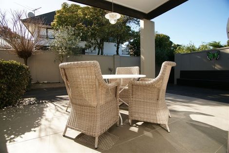 Photo of property in 2/5 Whareora Terrace, Cashmere, Christchurch, 8022