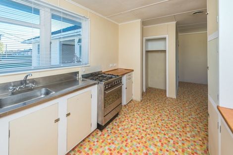 Photo of property in 8 Hadfield Crescent, College Estate, Whanganui, 4500