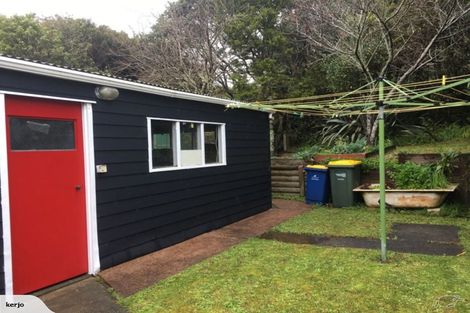 Photo of property in 115 Piha Road, Piha, New Lynn, 0772