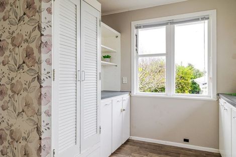 Photo of property in 10 Stoke Place, Awapuni, Palmerston North, 4412