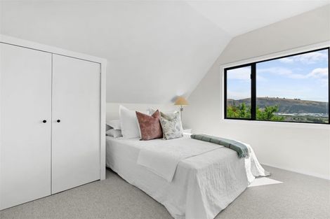 Photo of property in 19 Osmond Lane, Mount Pleasant, Christchurch, 8081