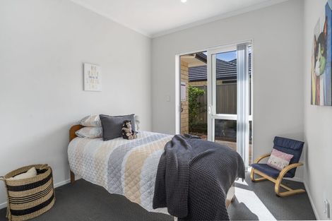 Photo of property in 11 Erceg Way, Rosehill, Papakura, 2113