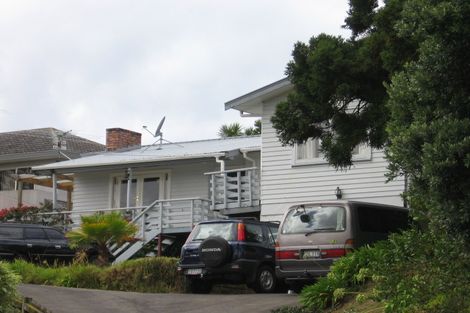 Photo of property in 1/10 Webb Place, Forrest Hill, Auckland, 0620