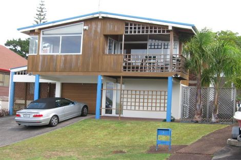 Photo of property in 3 Sandford Street, Campbells Bay, Auckland, 0630