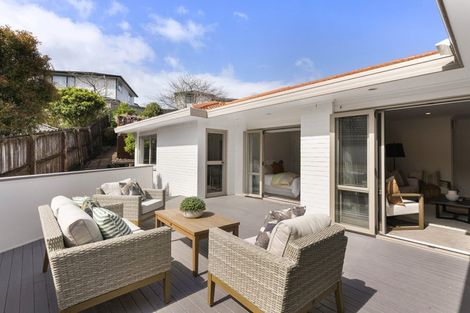 Photo of property in 24 Kenmure Avenue, Forrest Hill, Auckland, 0620