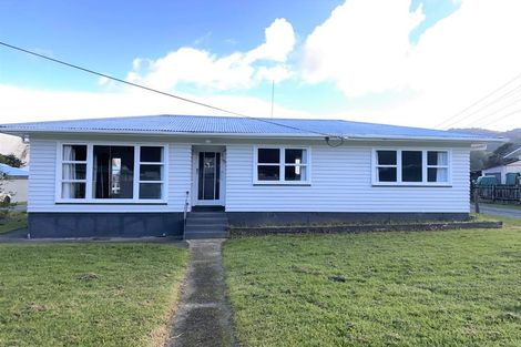 Photo of property in 122 George Street, Hikurangi, 0114