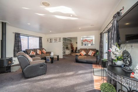 Photo of property in 155 Schnell Drive, Kelvin Grove, Palmerston North, 4414