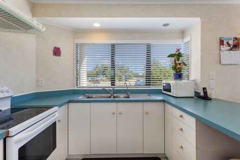 Photo of property in 1 The Glebe, Coastlands, Whakatane, 3120