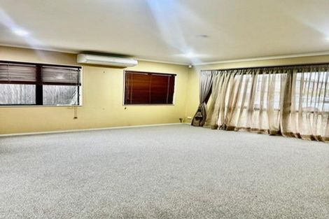 Photo of property in 49 Lilybank Crescent, East Tamaki, Auckland, 2013