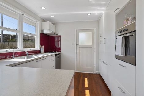 Photo of property in 5 Pembroke Street, Westown, New Plymouth, 4310