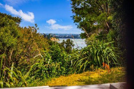 Photo of property in 48 Ngarahana Avenue, Paremoremo, Auckland, 0632