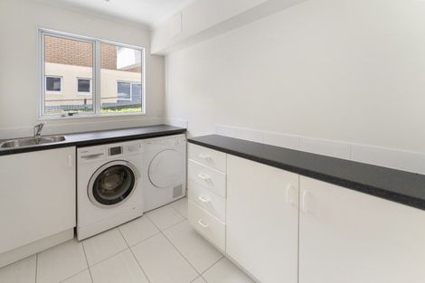 Photo of property in 39 Waikawa Road, Picton, 7220