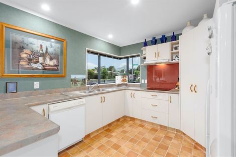 Photo of property in 1 West Peak Way, Otaki, 5512