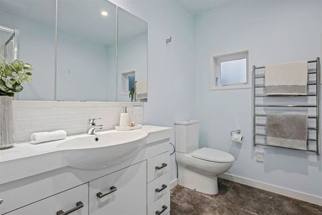 Photo of property in 152 Riverlaw Terrace, Saint Martins, Christchurch, 8022