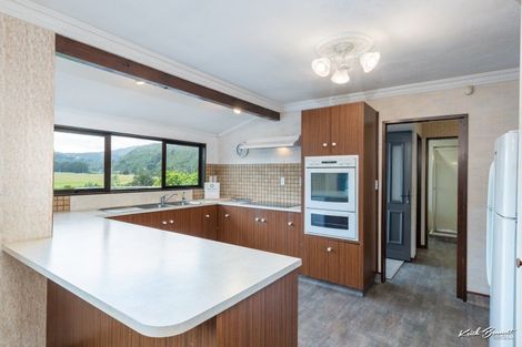 Photo of property in 115 Gemstone Drive, Birchville, Upper Hutt, 5018