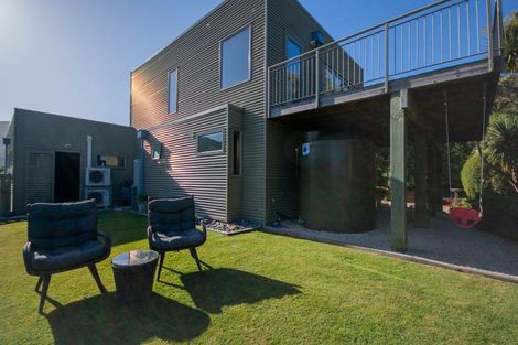 Photo of property in 33 Seaview Lane, Wainui, French Farm, 7582