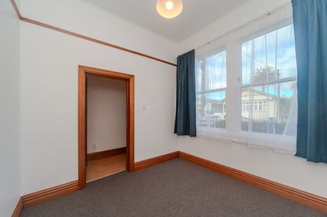 Photo of property in 12 Rolleston Street, Mount Cook, Wellington, 6021