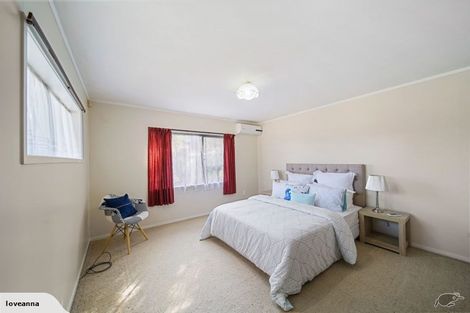 Photo of property in 16 Ransom Smyth Drive, Goodwood Heights, Auckland, 2105