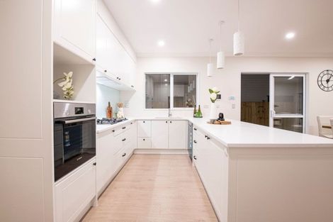 Photo of property in 56 Tir Conaill Avenue, Flat Bush, Auckland, 2019