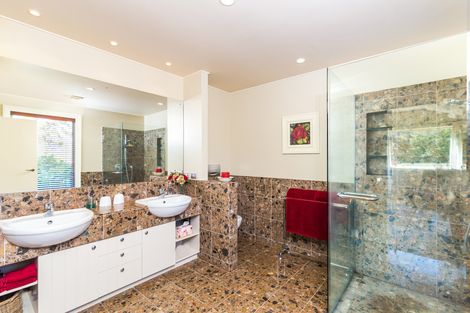 Photo of property in 280 Gillespie Place, Acacia Bay, Taupo, 3385