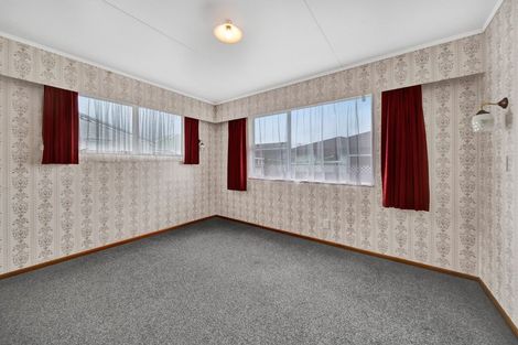 Photo of property in 19 Milmoe Street, Hawera, 4610