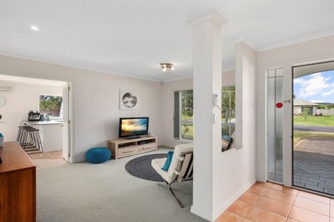 Photo of property in 8 Caspian Place, Papamoa Beach, Papamoa, 3118