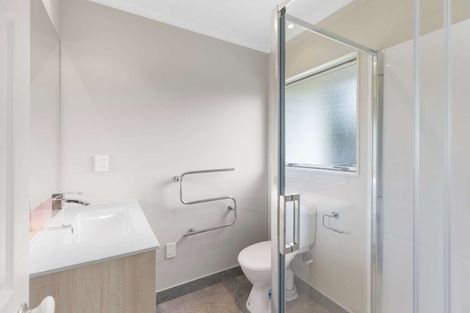 Photo of property in 58h Sunnyside Road, Sunnyvale, Auckland, 0612