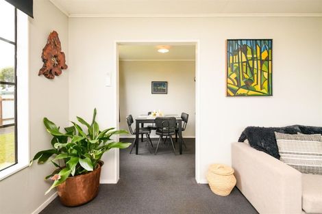 Photo of property in 2 Walton Street, Bulls, 4818