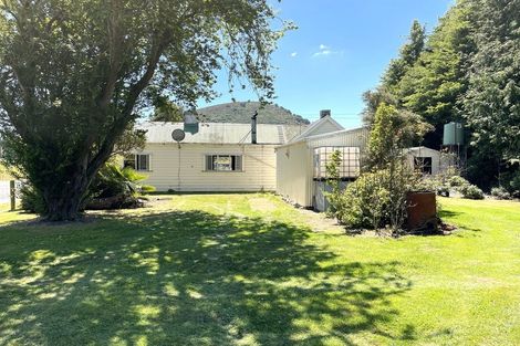 Photo of property in 11 Halsey Street, Clinton, 9534