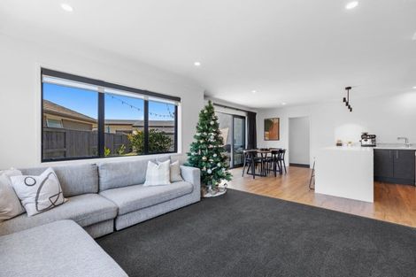 Photo of property in 51 Kotiate Street, Papamoa, 3118