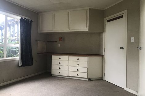 Photo of property in 32 Royal Road, Massey, Auckland, 0614