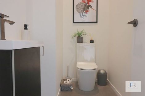 Photo of property in 4 Tapuwae Way, Mangere Bridge, Auckland, 2022