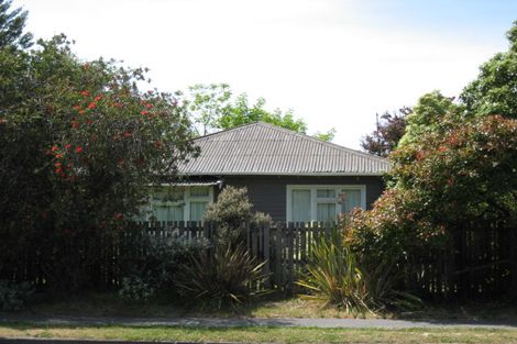 Photo of property in 6 Avonhead Road, Avonhead, Christchurch, 8042