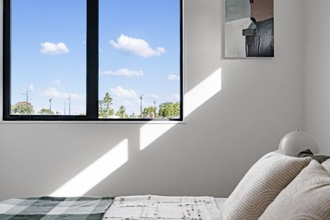 Photo of property in 1/4 Glenburn Road, Hobsonville, 0616