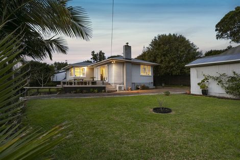 Photo of property in 1/2 Hughes Terrace, Te Atatu Peninsula, Auckland, 0610